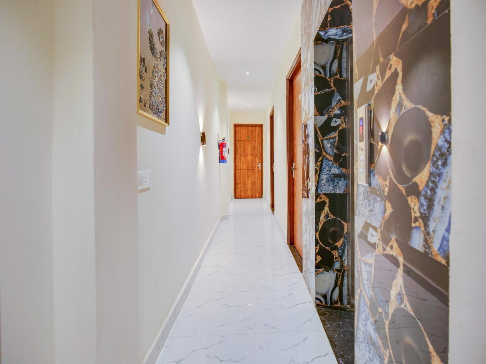 Hotel Holiday First 300 Meter From Golden Temple Amritsar Eksteriør bilde