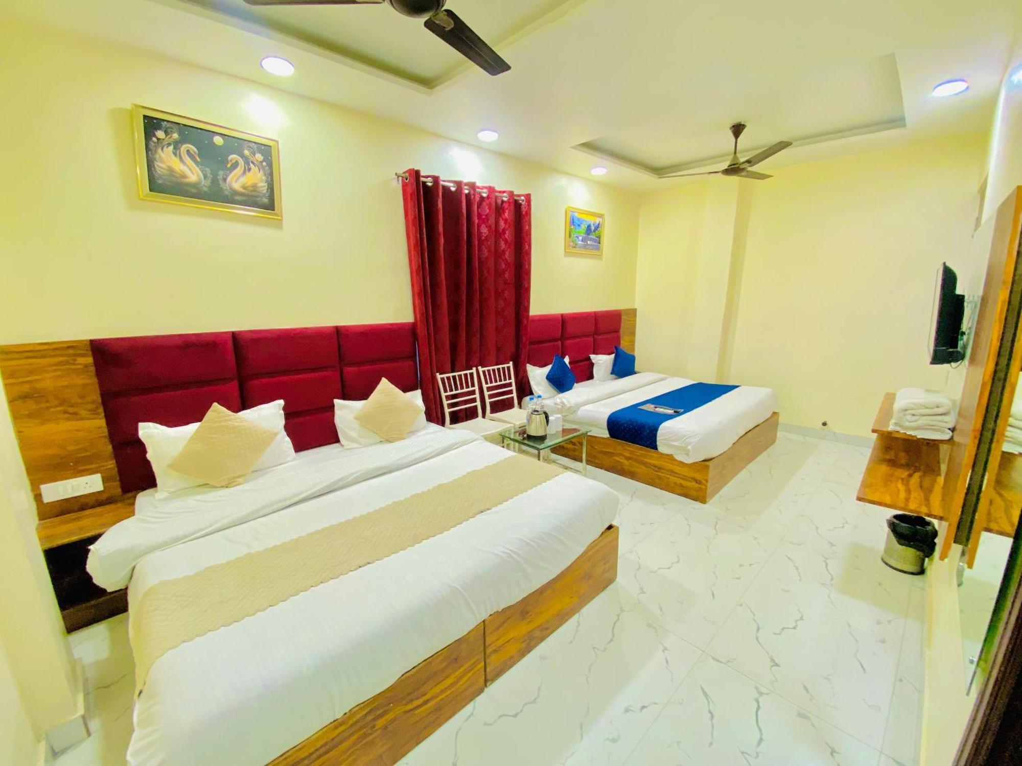 Hotel Holiday First 300 Meter From Golden Temple Amritsar Eksteriør bilde