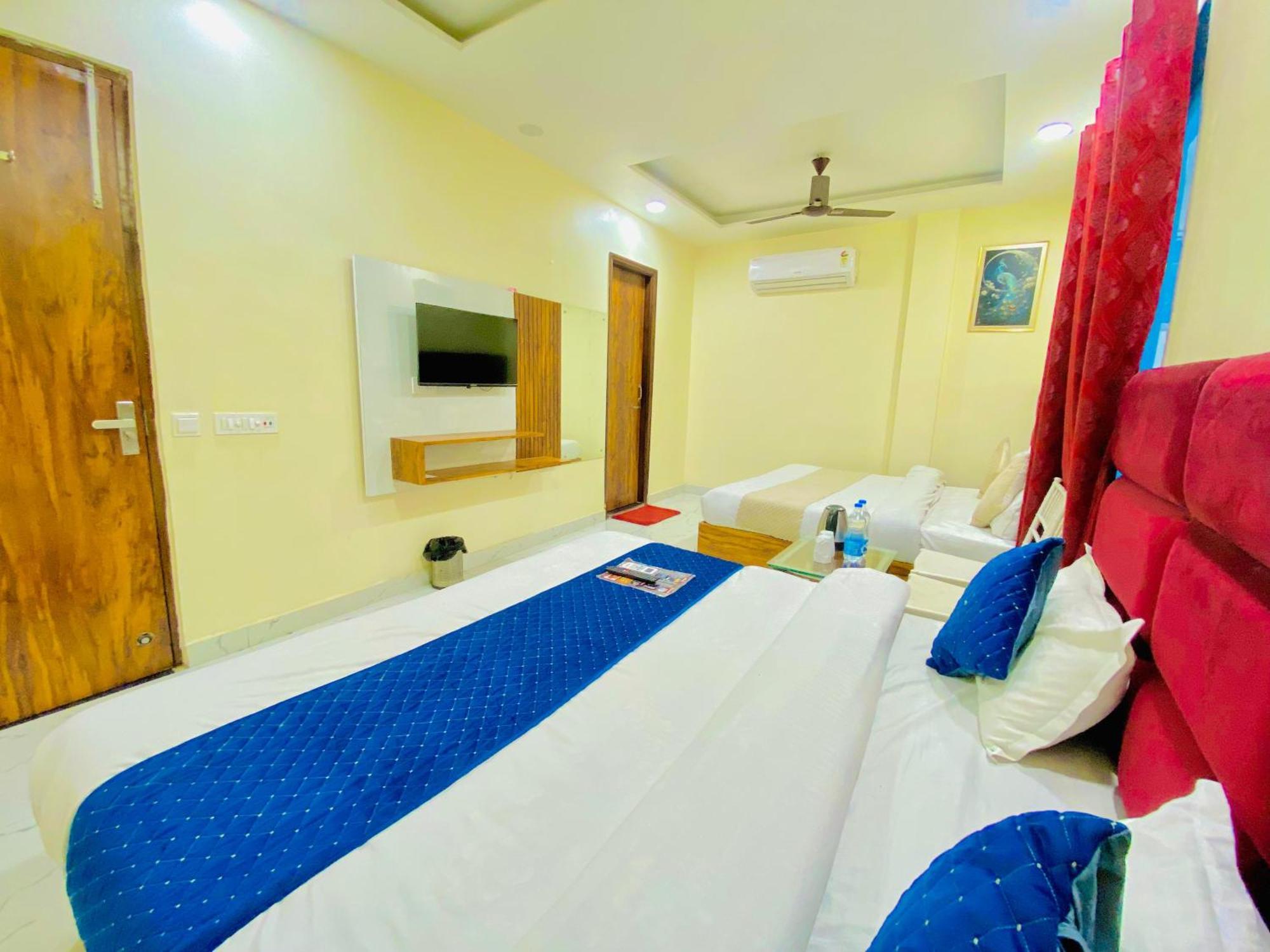 Hotel Holiday First 300 Meter From Golden Temple Amritsar Eksteriør bilde