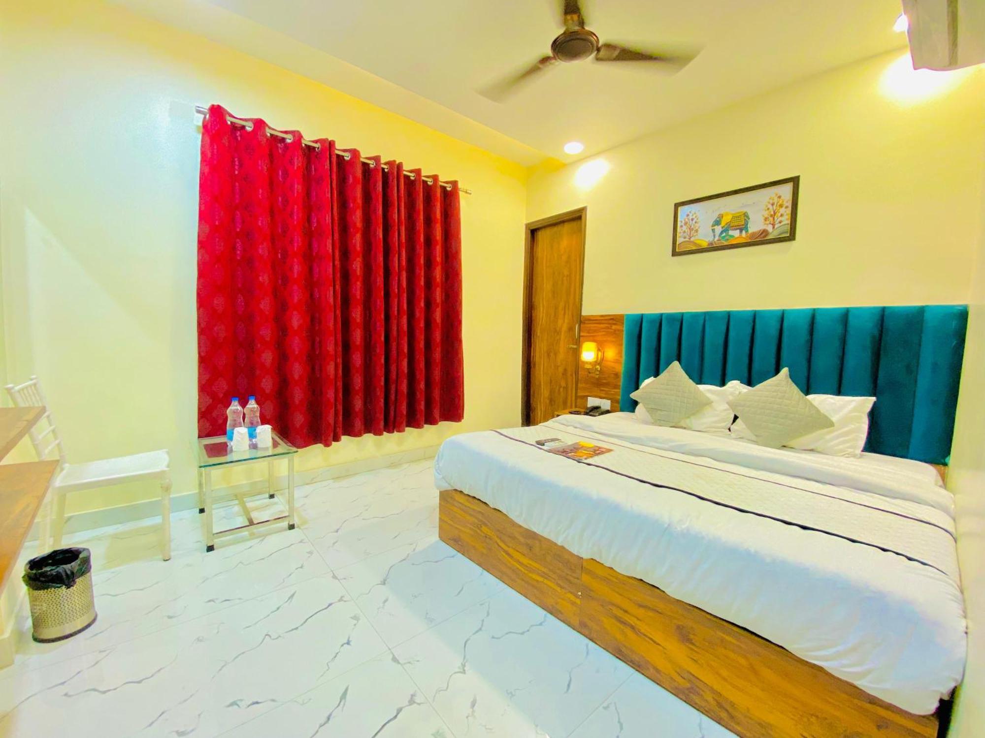 Hotel Holiday First 300 Meter From Golden Temple Amritsar Eksteriør bilde