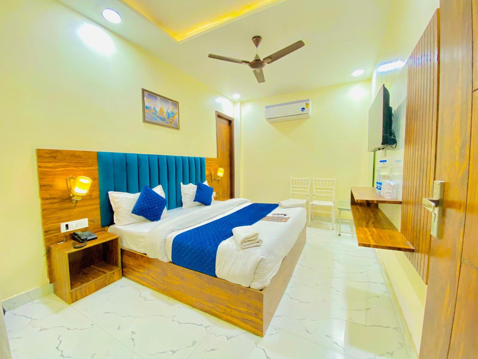 Hotel Holiday First 300 Meter From Golden Temple Amritsar Eksteriør bilde