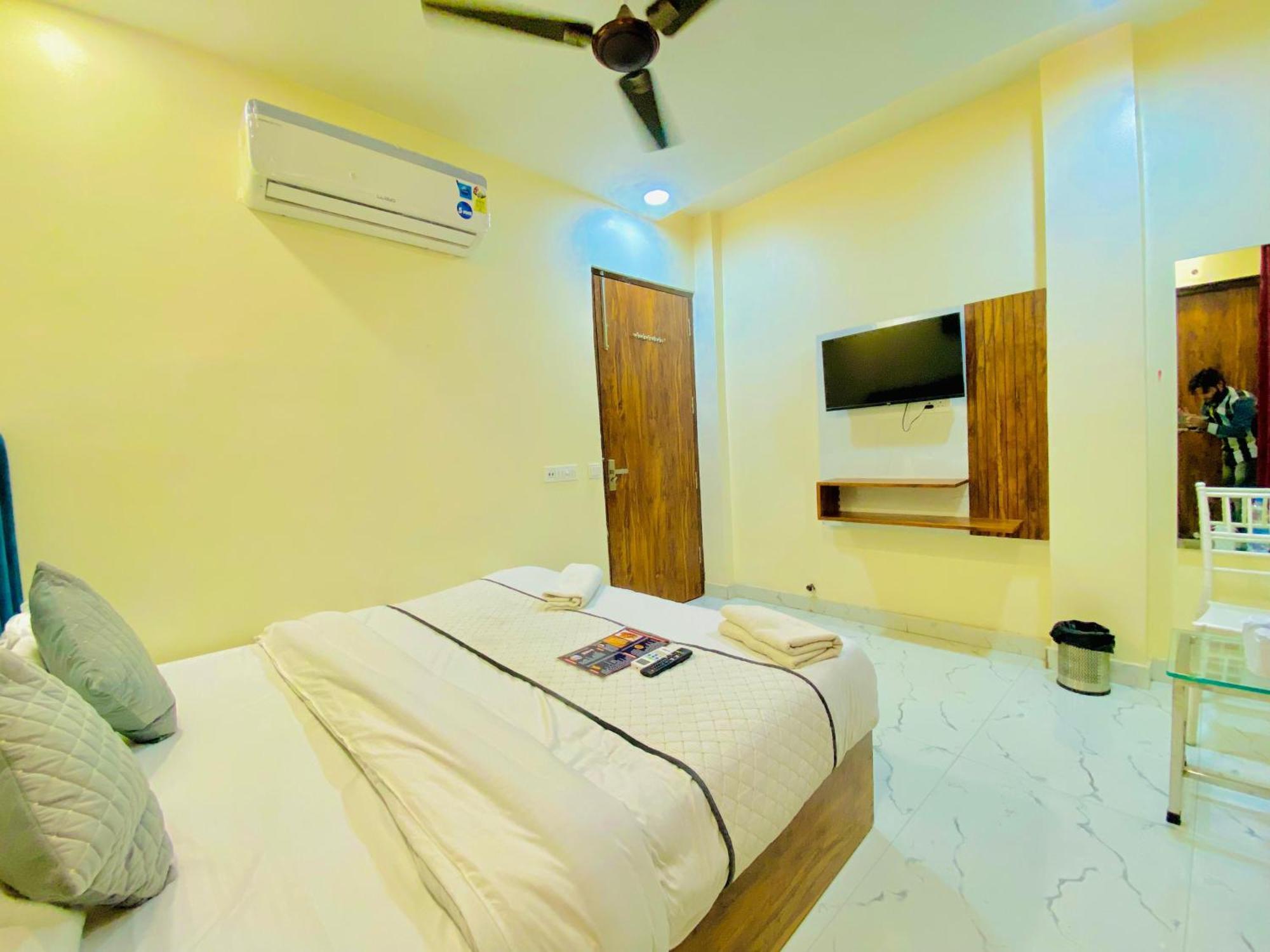 Hotel Holiday First 300 Meter From Golden Temple Amritsar Eksteriør bilde