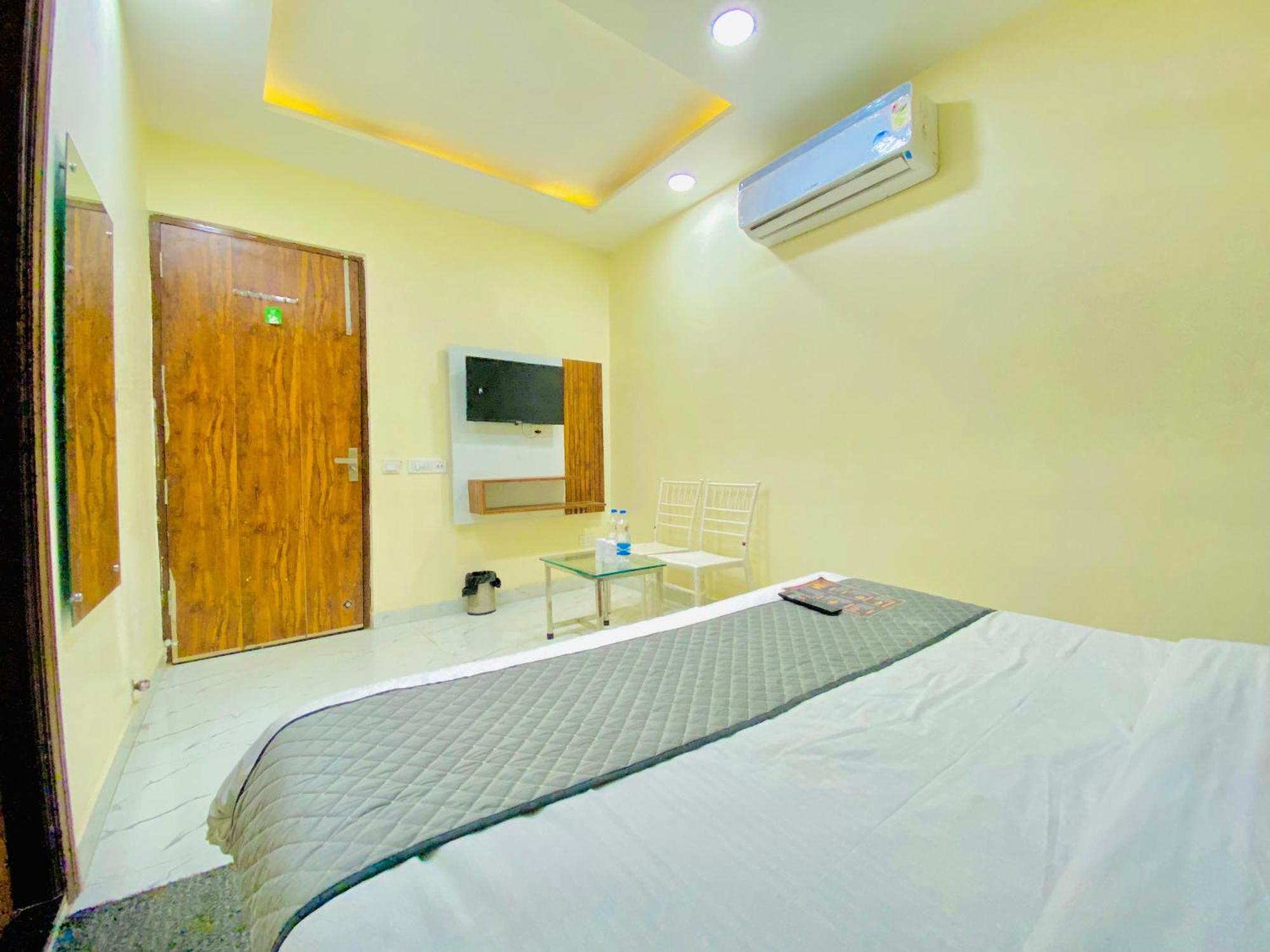 Hotel Holiday First 300 Meter From Golden Temple Amritsar Eksteriør bilde