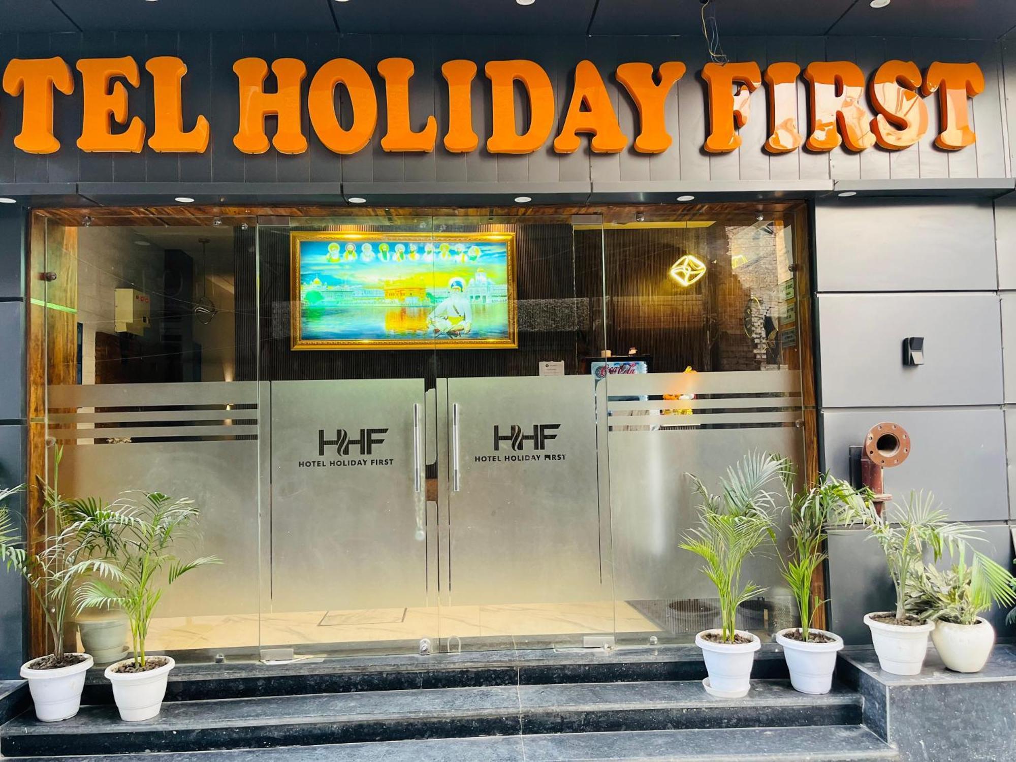Hotel Holiday First 300 Meter From Golden Temple Amritsar Eksteriør bilde