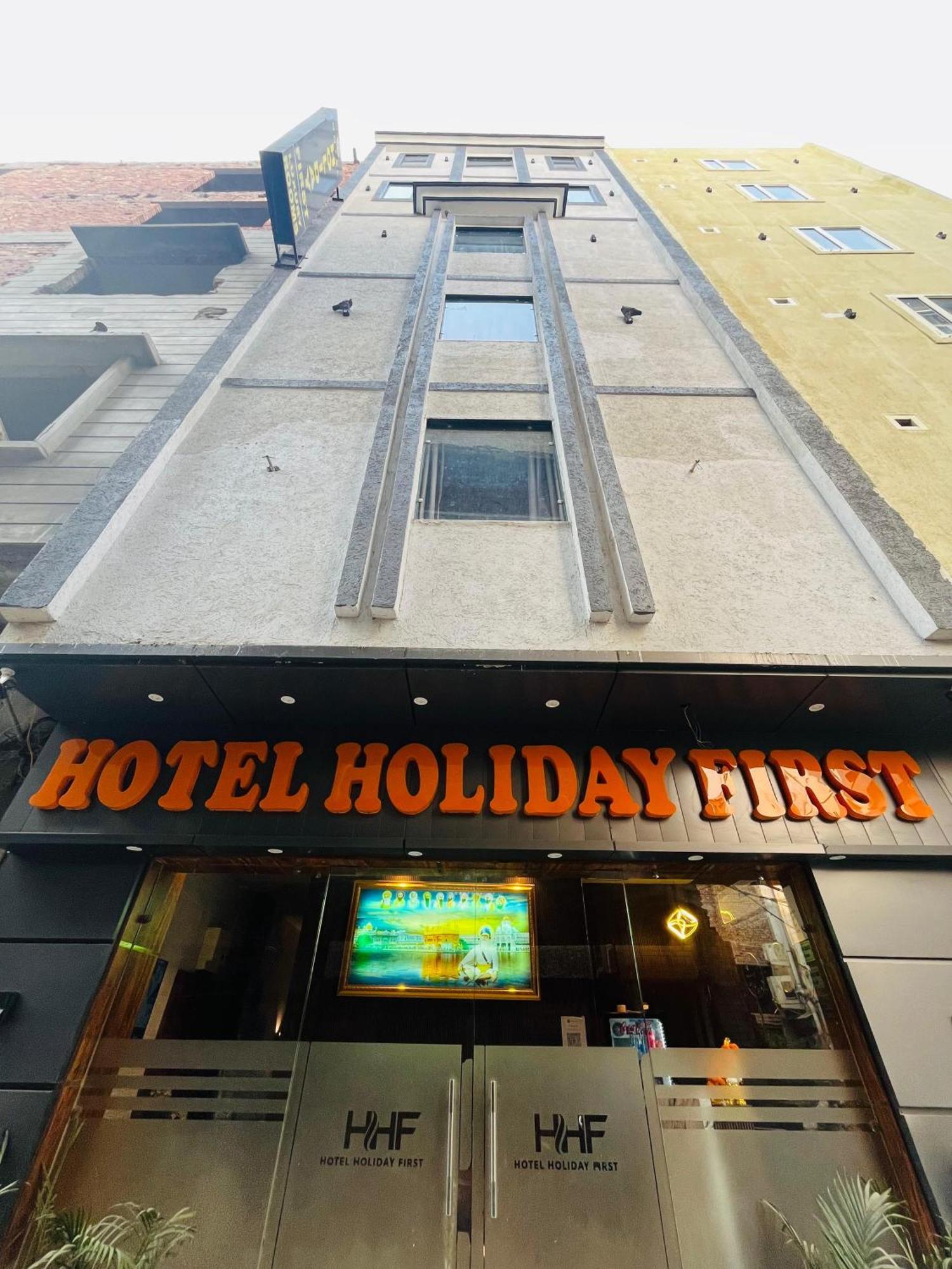 Hotel Holiday First 300 Meter From Golden Temple Amritsar Eksteriør bilde