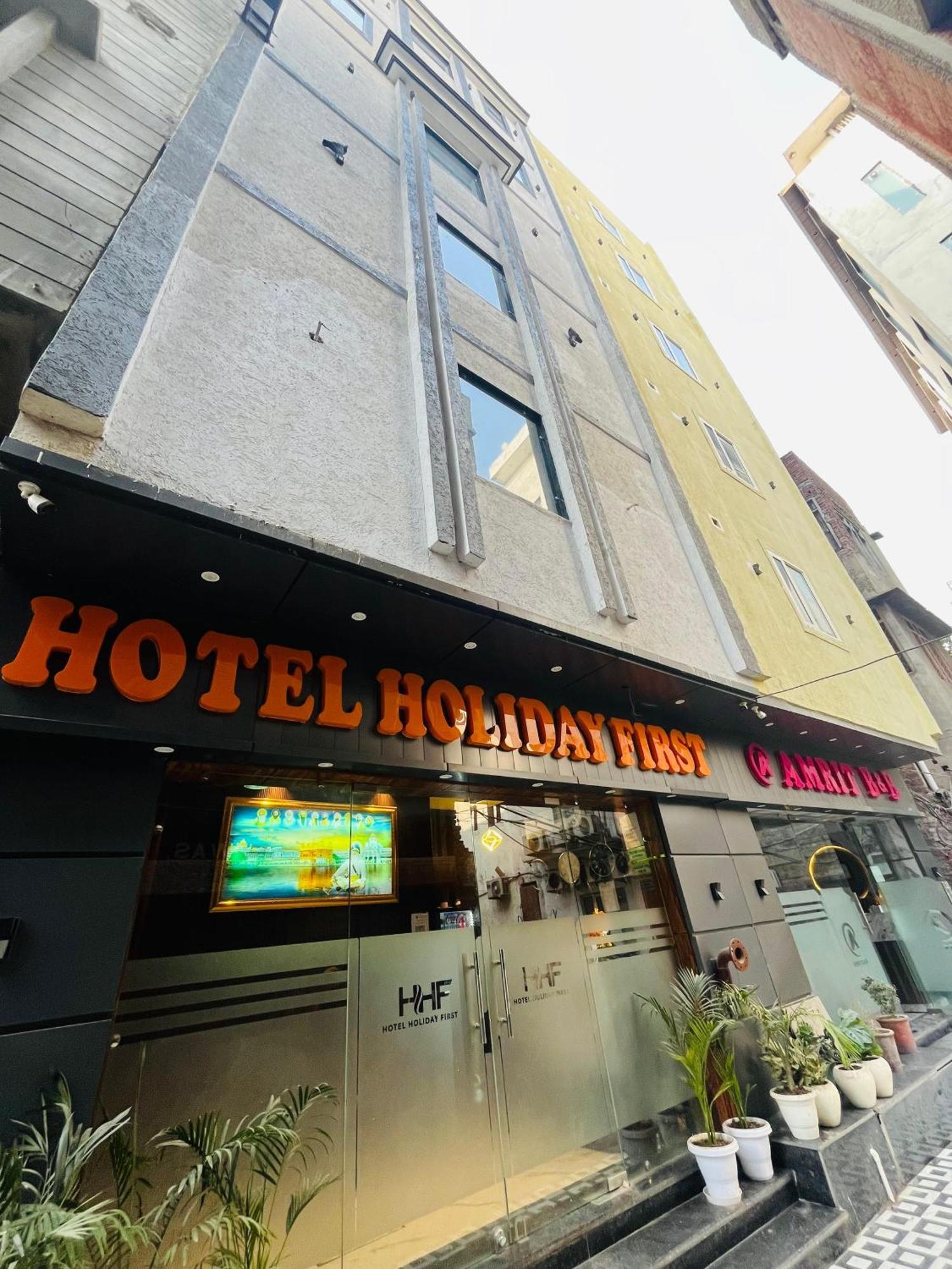 Hotel Holiday First 300 Meter From Golden Temple Amritsar Eksteriør bilde